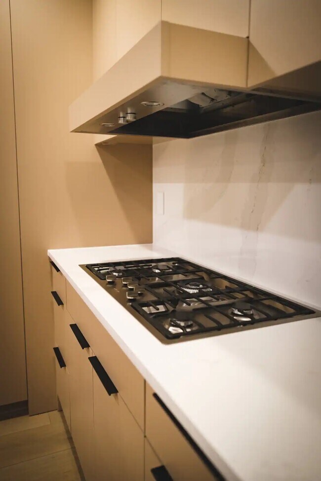 Building Photo - 1907 Maginn Dr