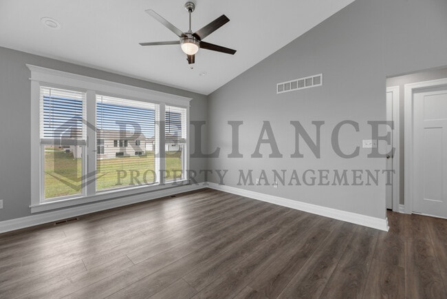 Building Photo - 1558 N Aster Cir