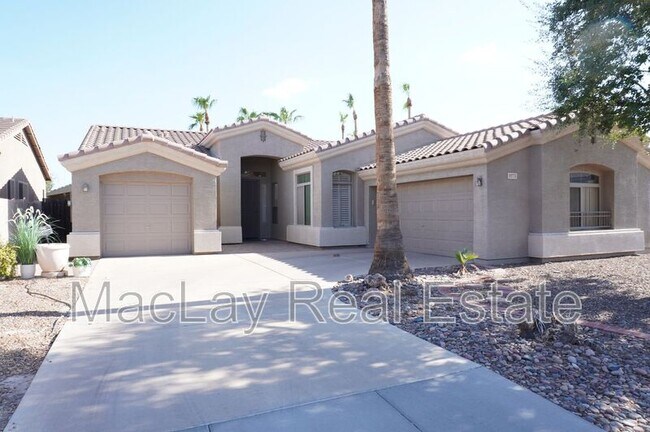 Building Photo - 1573 W Morelos St