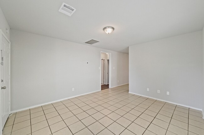 Building Photo - 3208 Nebraska St