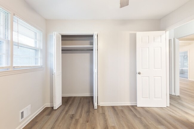 Building Photo - Newly Renovated 3bd/2ba Home w/ Sunroom and Large Backyard in Great Location!