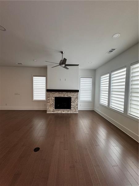 Building Photo - 1255 Westshore Dr