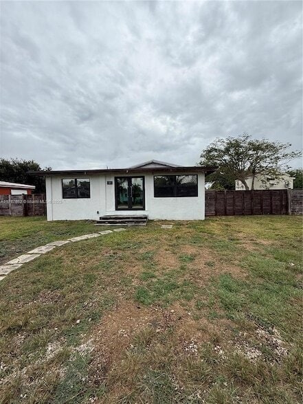 Primary Photo - 685 NW 14th St