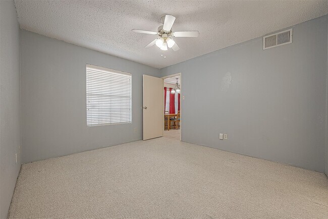 Building Photo - 2750 Holly Hall St