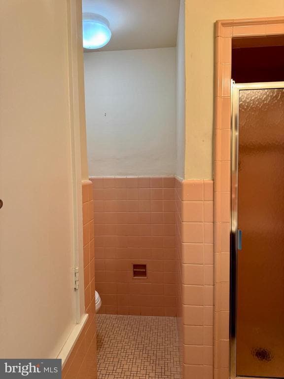 Building Photo - 8233 Fairview Rd