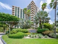 Building Photo - 1121 Crandon Blvd