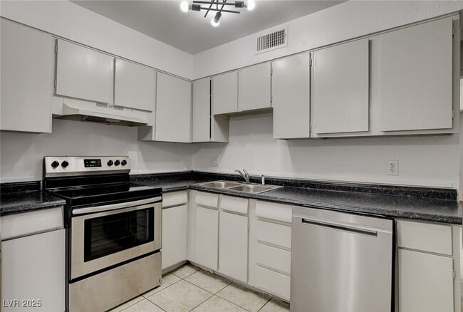 Building Photo - 6453 Bannock Way