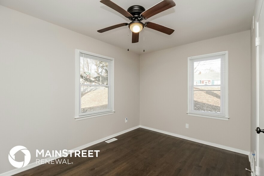 Building Photo - 721 N Sunset Dr