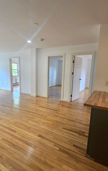 Building Photo - 35 Springside Ave