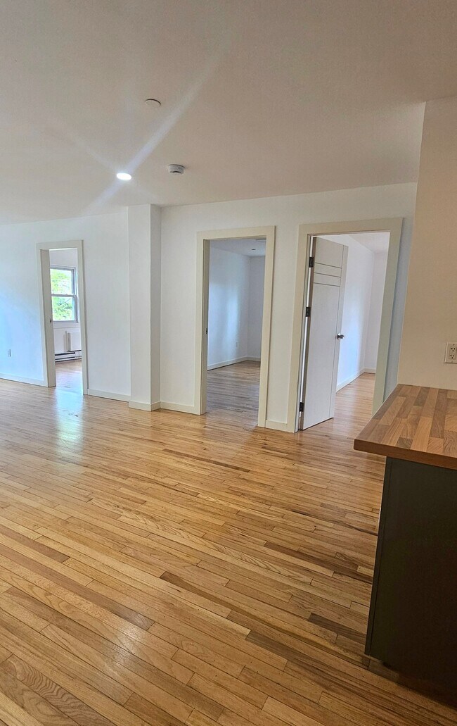 Building Photo - 35 Springside Ave