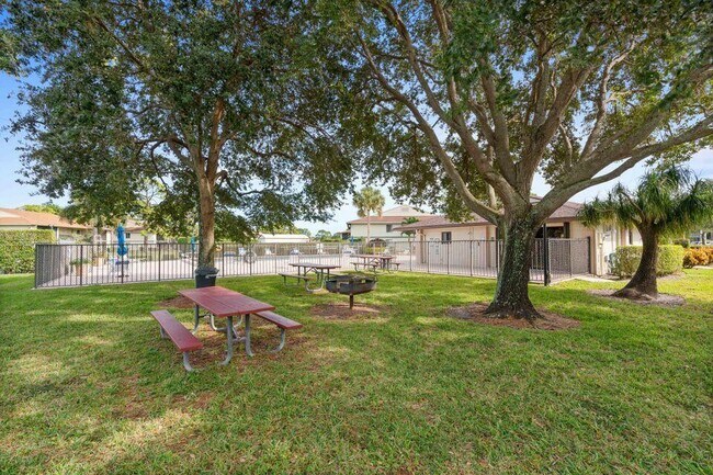 Building Photo - 6479 Chasewood Dr