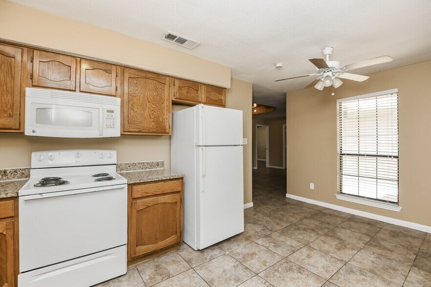 Building Photo - 224 N Bugle Dr