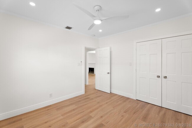 Building Photo - 517 55th St