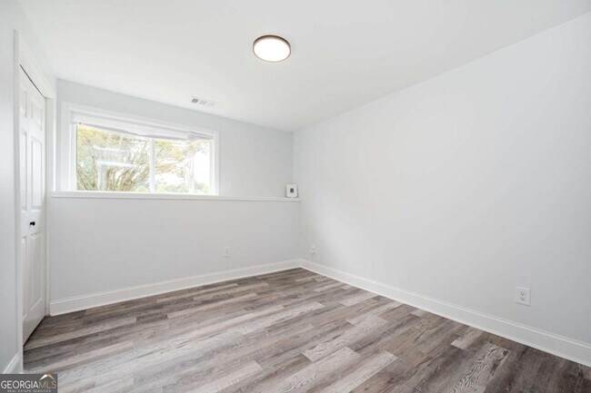 Building Photo - 3801 Hogan Rd SW