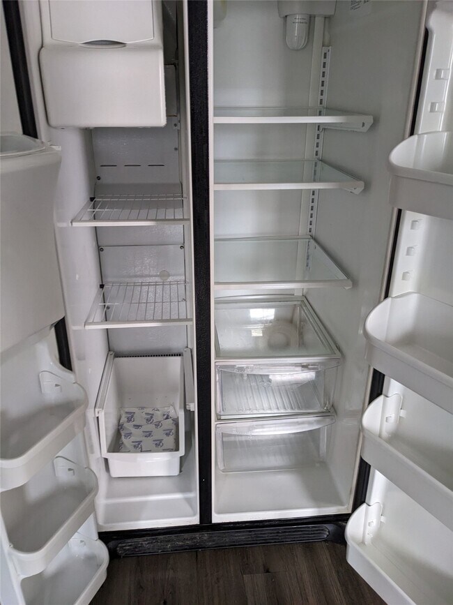 Building Photo - 813 Alexander St