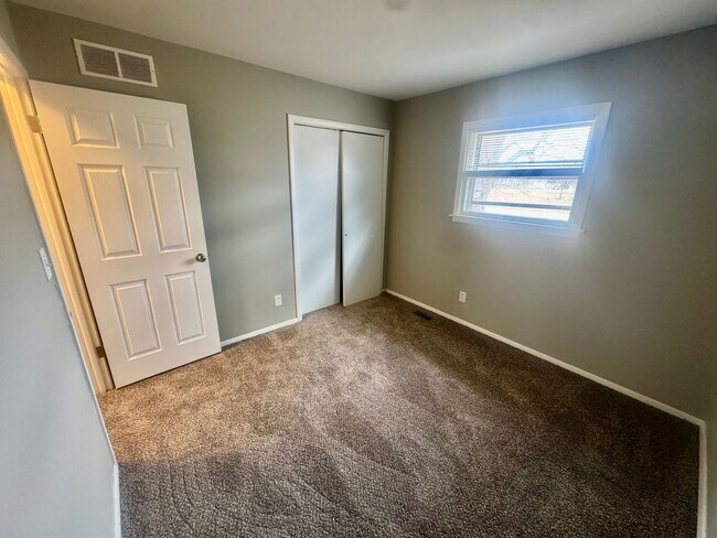 Building Photo - Gorgeous West Lafayette 4 bedroom Home - New Kitchen, Many Upgrades!