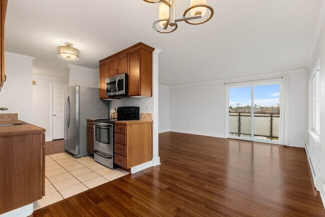 Building Photo - 7501 Greenwood Ave N