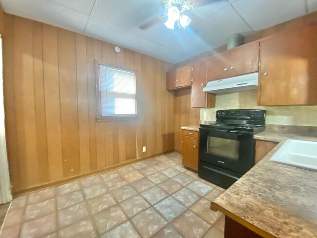 Building Photo - 2 bed 2 bath near Texas Tech University no...