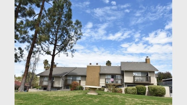 Building Photo - Arcadia Pines