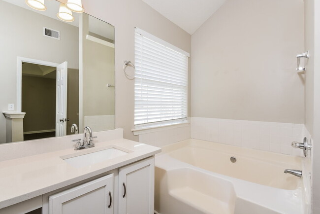 Building Photo - 7537 Edenberry Way