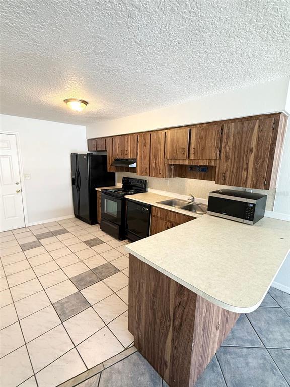 Building Photo - 542 W Lake Deer Dr