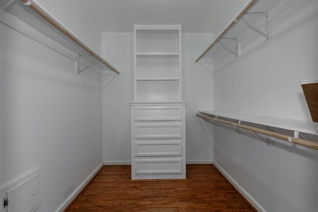 Building Photo - 509 Vincent St