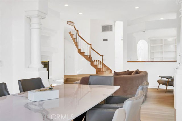 Building Photo - 21881 Via Del Lago