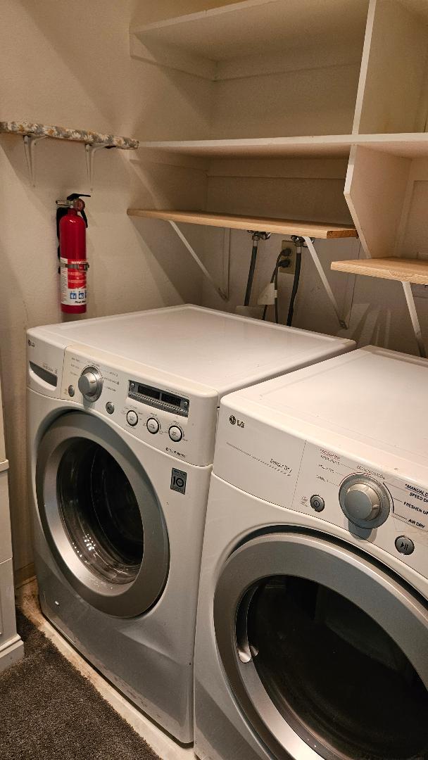 Building Photo - 10216 Princess Sarit Way