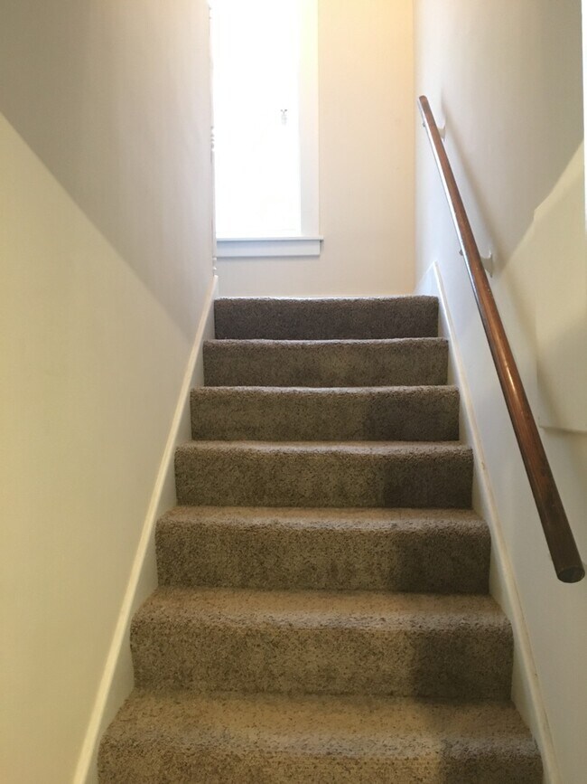 Building Photo - 327 Garfield Ave NW