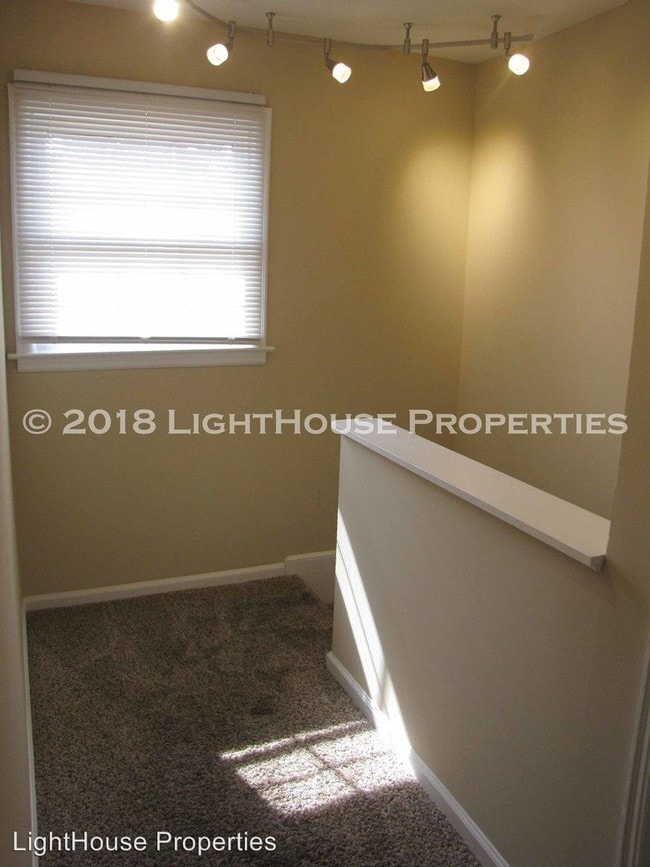 Building Photo - 3 br, 1.5 bath House - 103 Holmes Circle