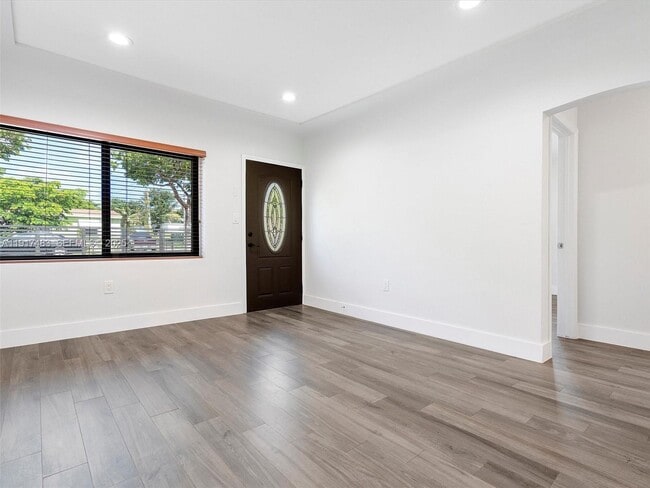 Building Photo - 4020 NW 1st Ave