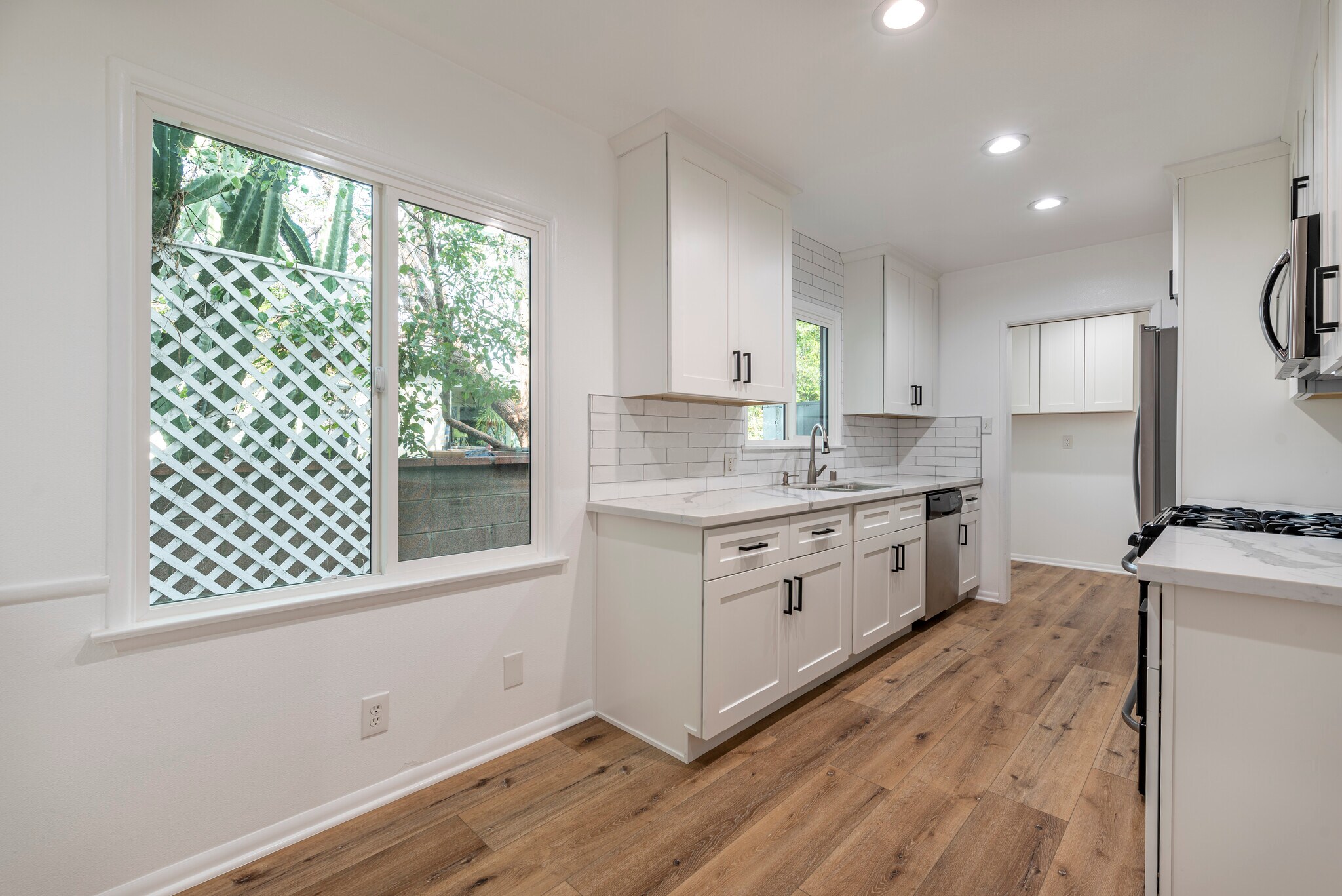 Building Photo - 14028 Cantlay St