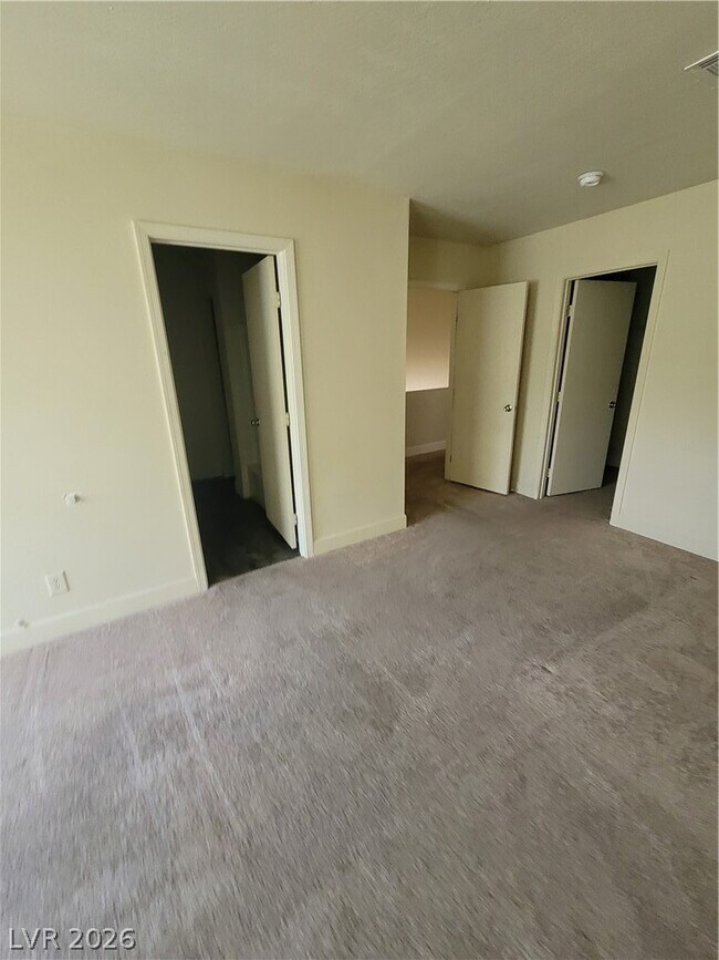 Building Photo - 3412 Townhouse Dr