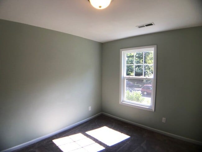 Building Photo - Contemporary Duplex in Prime Downtown Cary...