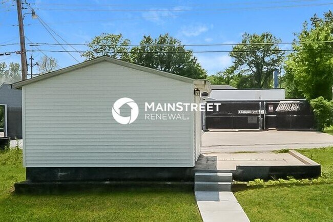 Building Photo - 4 Bedroom Pet-Friendly Home in CRYSTAL CITY, MO with Main Street Renewal