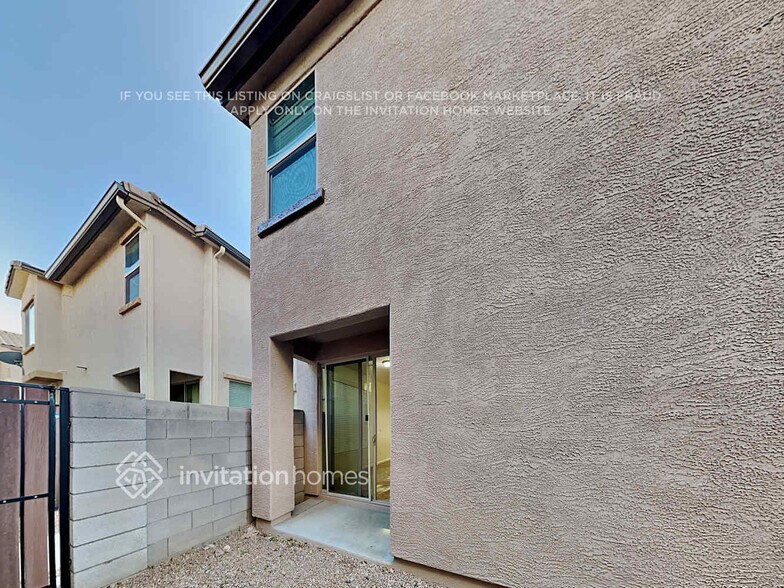 Building Photo - 1383 S Ponderosa Dr