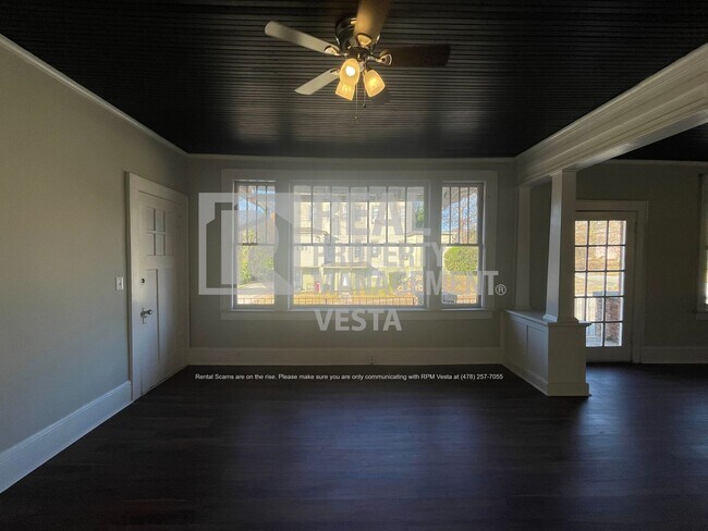 Building Photo - 2694 Cherokee Ave