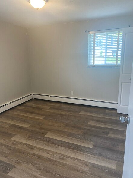 Building Photo - 3653 Mozart Ave