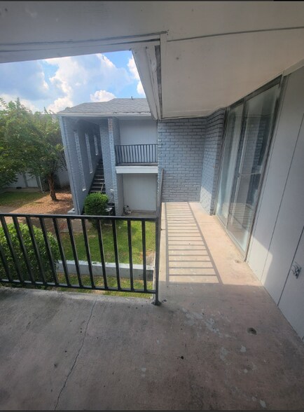 Building Photo - 225 W McDowell Rd