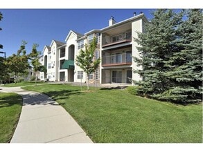 Building Photo - 3 Bed | 2 Bath | 1,264 sq ft | Littleton, CO  **Available Mid August**