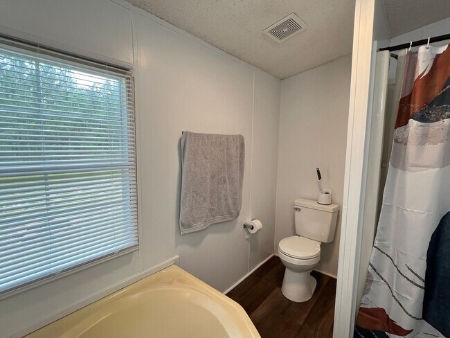 Building Photo - AVAILABLE NOW | PETS ALLOWED OUTDOORS ONLY...