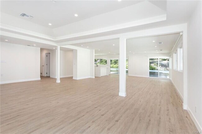 Building Photo - 6419 Valley Cir Terrace