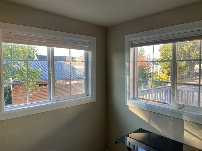 Building Photo - 1325 S Dawson St