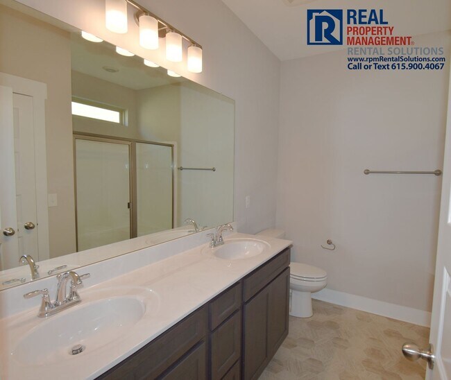 Building Photo - 2432 Fig Dr