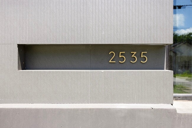 Building Photo - 2535 Exline St