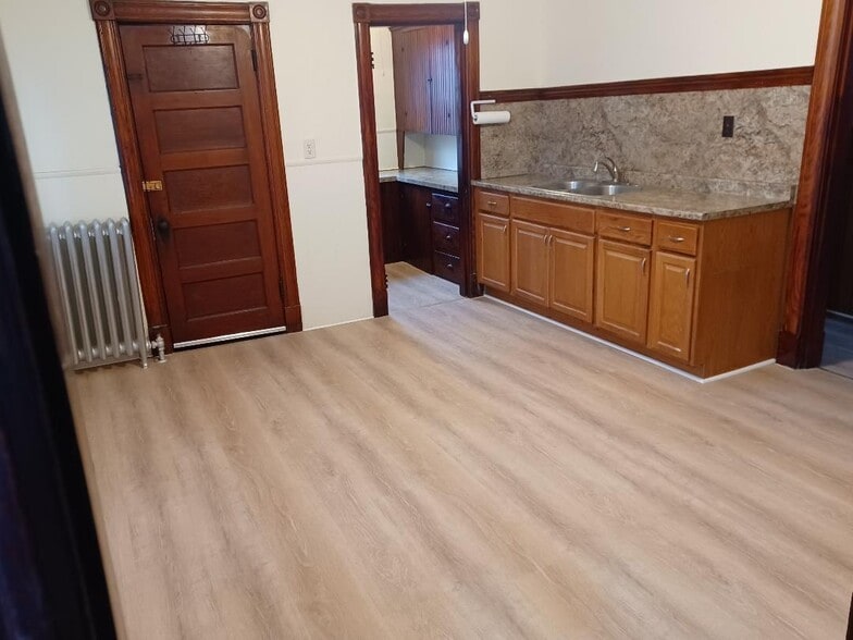 Kitchen view side 1 - 827 Carew St