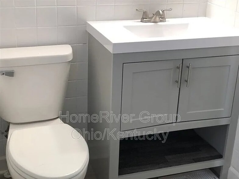 Building Photo - 2369 Taylor Ave