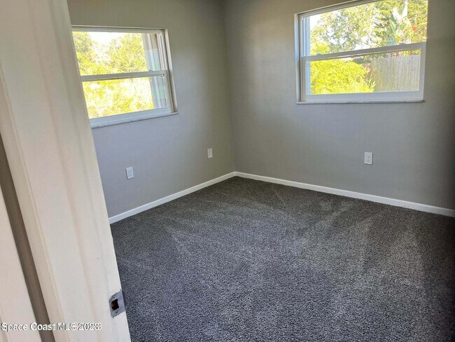 Building Photo - 2170 Emerald Ct