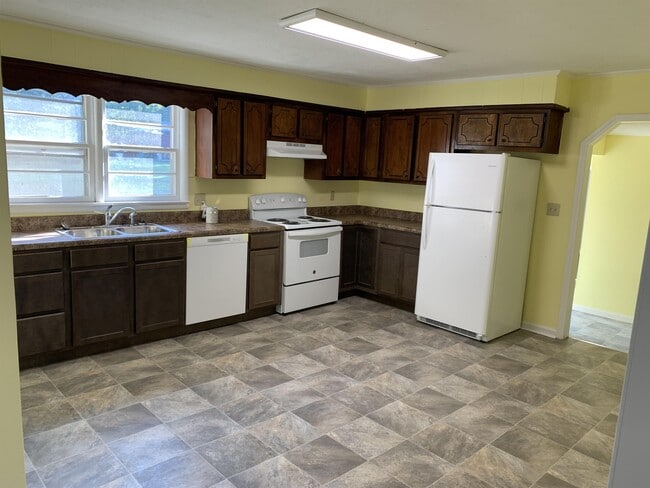 Building Photo - 608 Mt Pelia Rd