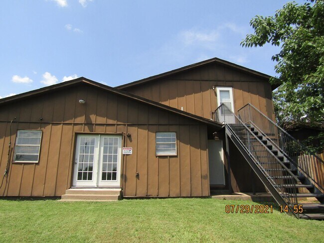 Building Photo - 6414 NW Birch Ave